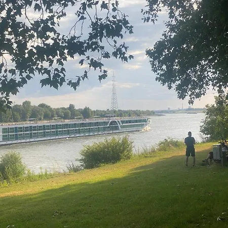 Ferienvilla Whirlpool Fasssauna Direkt Am Rhein Villa Gotterswickerhamm